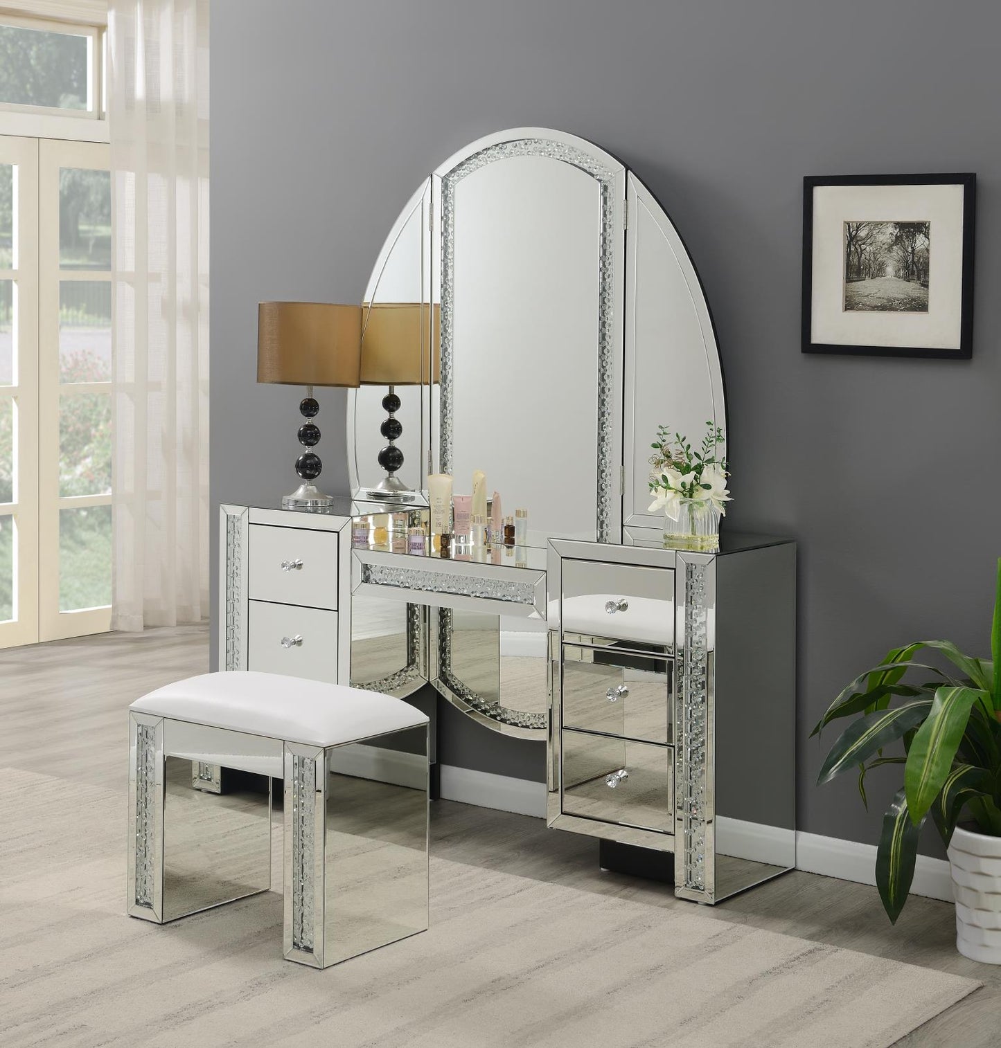 GLAMOUR VANITY W/MIRROR + STOOL